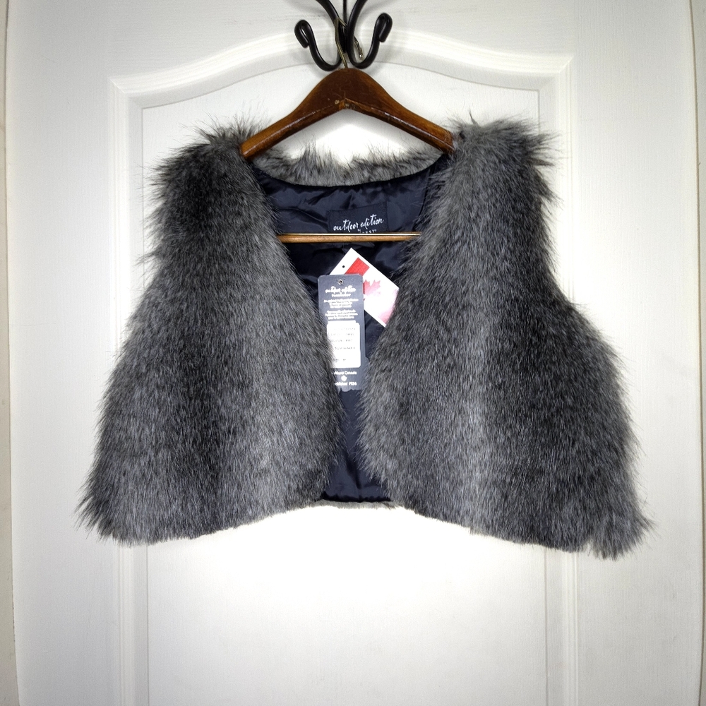 Outdoor Edition by Packhurst Women's Medium Faux Fur Cropped Vest Grey